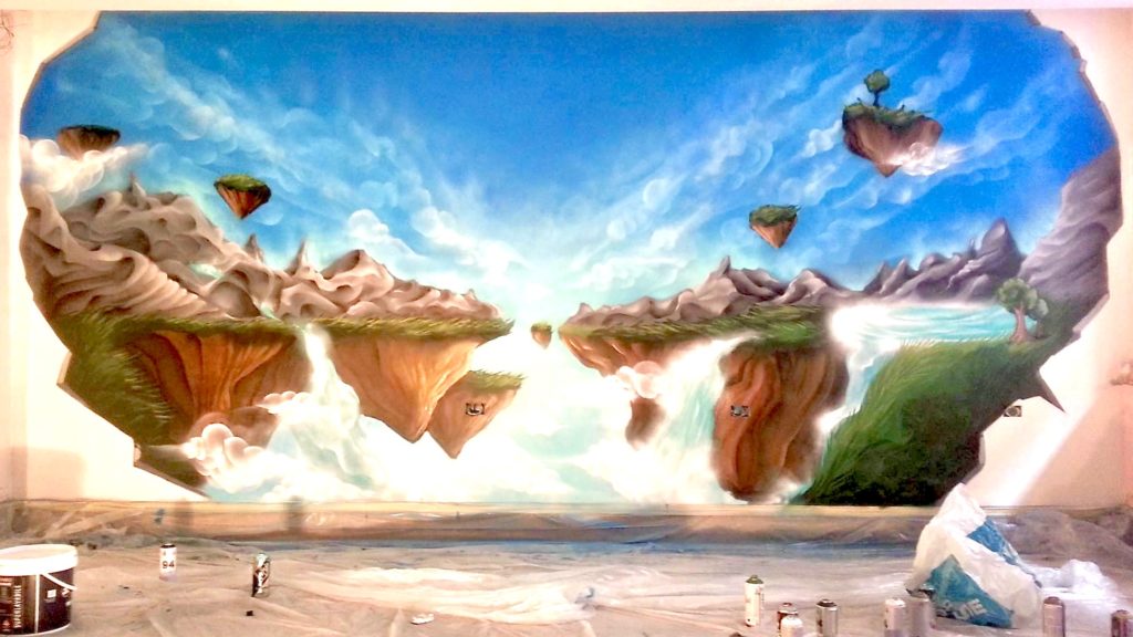 Murales con paesaggio surreale di isole fluttuanti e cascate realizzato dall'artista Mario Jin