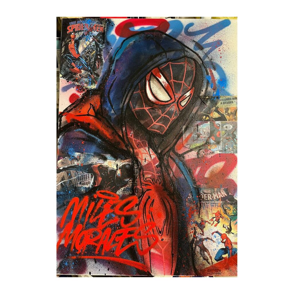 Quadro di Spider-Man Miles Morales dipinto a spray con ritagli di fumetti, realizzato dall'artista Prosa Bang